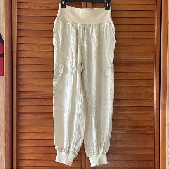 Cinq À Sept Gile Pants. Khaki color. Size S Women 
#20 - Picture 2 of 7